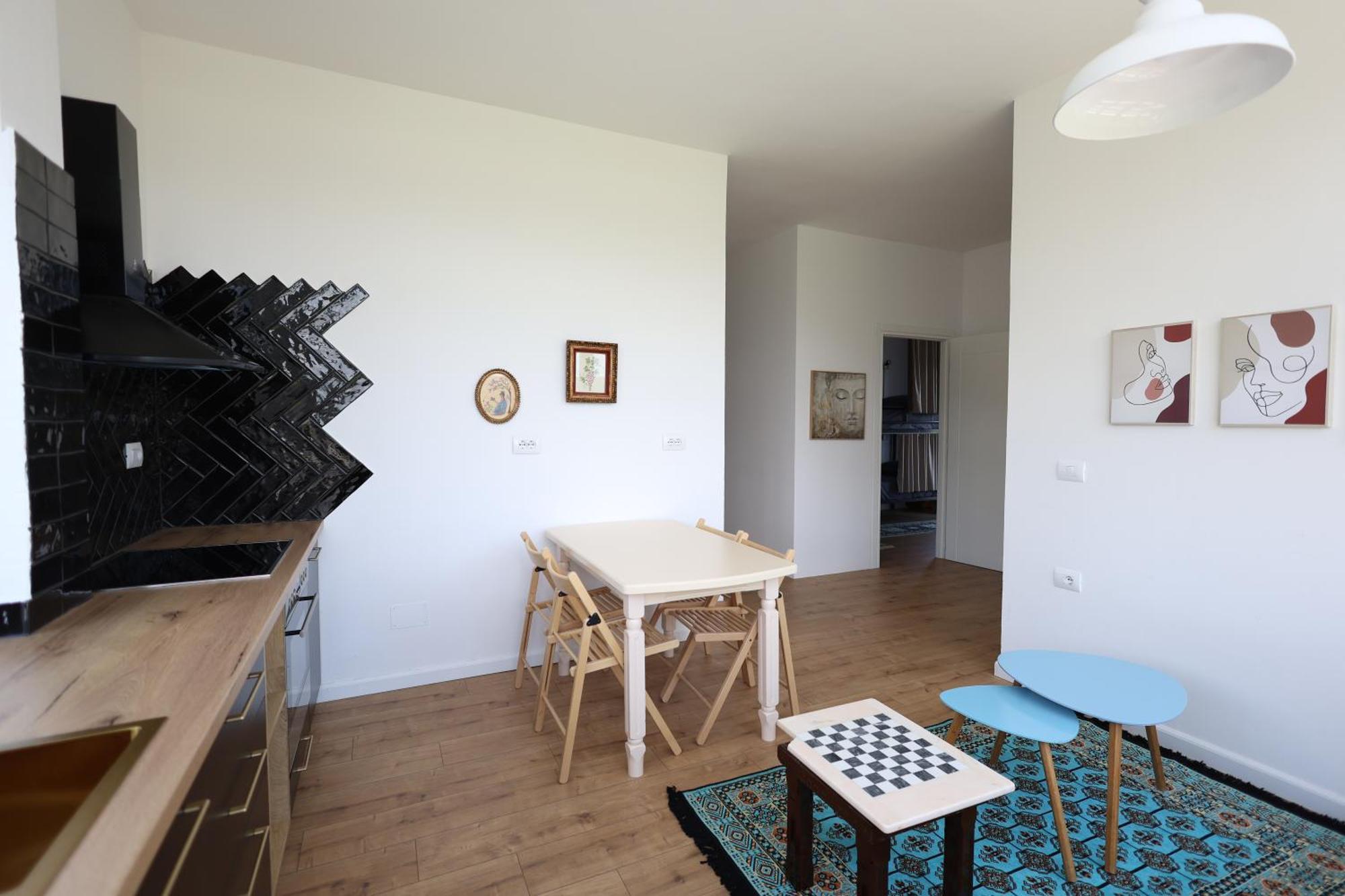 Baza - Swimming Pool Hostel Berat