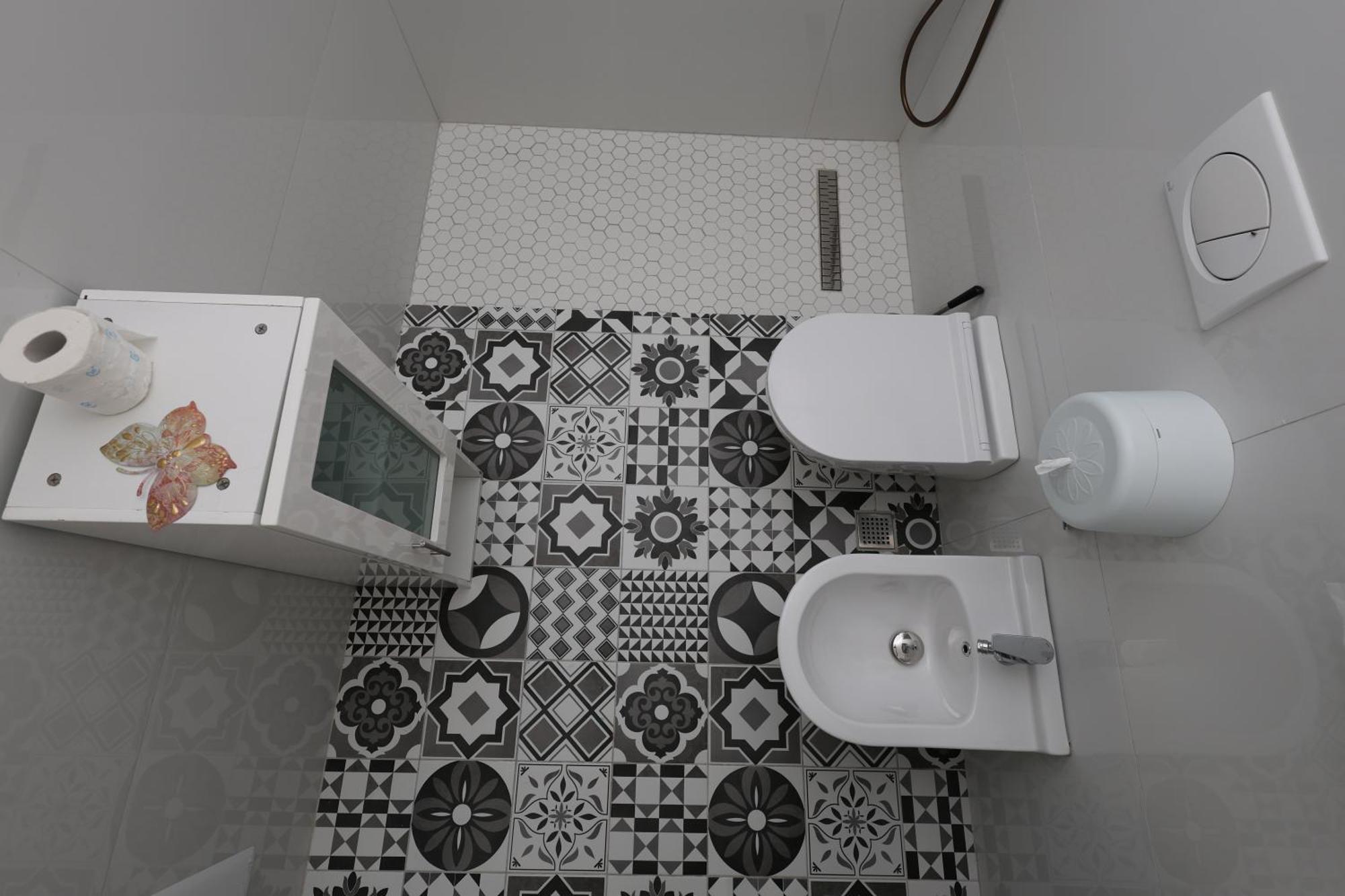 Baza - Swimming Pool Hostel
