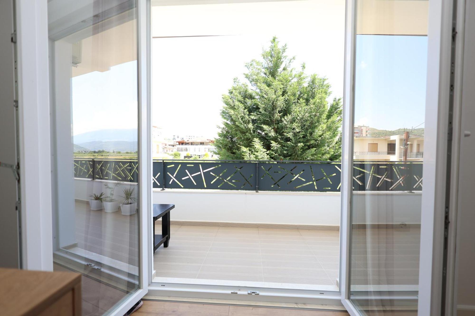 Baza - Swimming Pool Hostel Berat