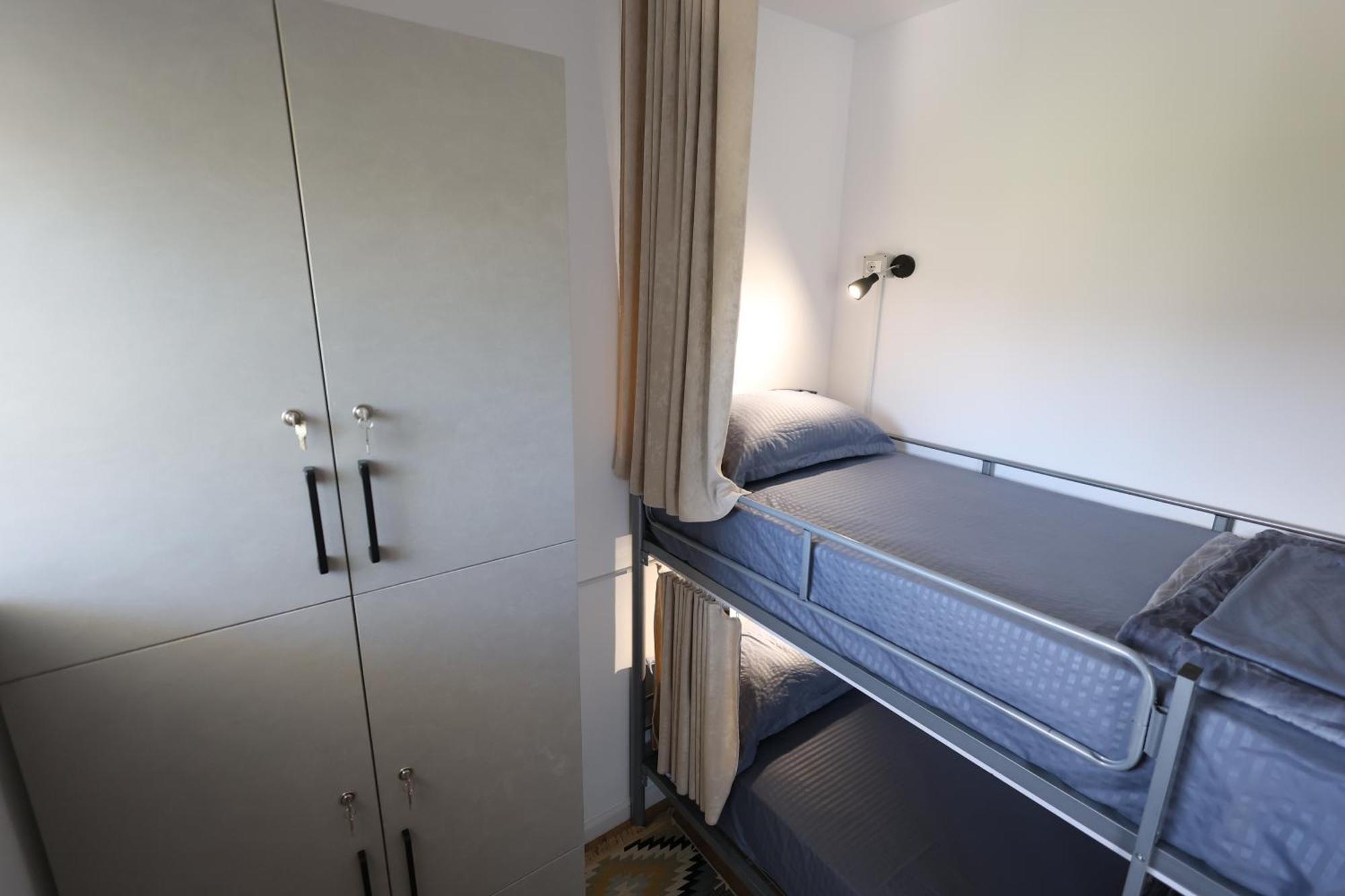 Baza - Swimming Pool Hostel *