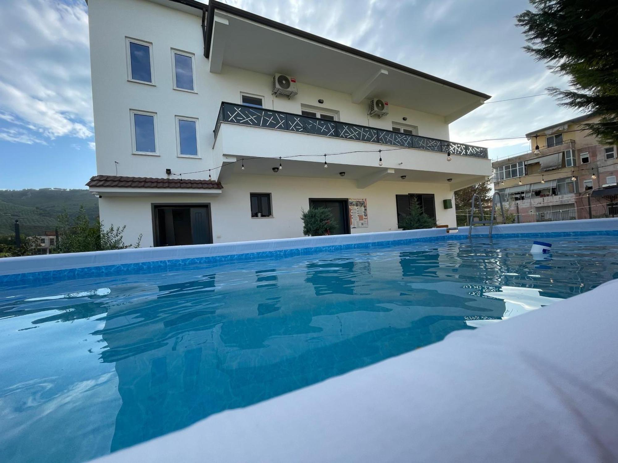 Baza - Swimming Pool Berat