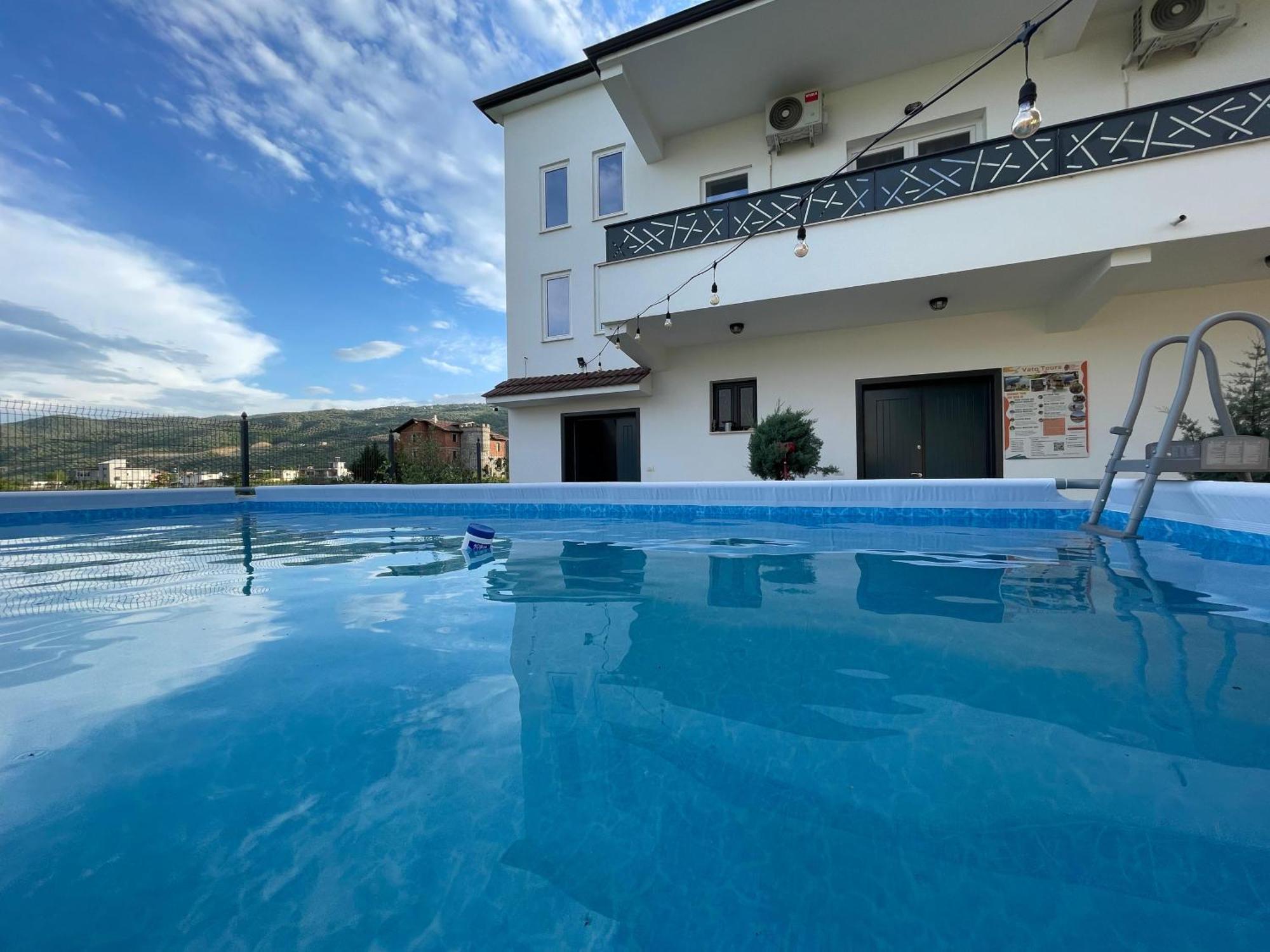 Baza - Swimming Pool Berat
